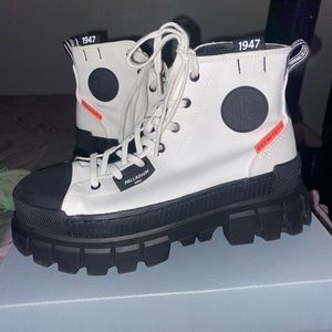Palladium Revolt Hi Platform Boot Women’s Size 8